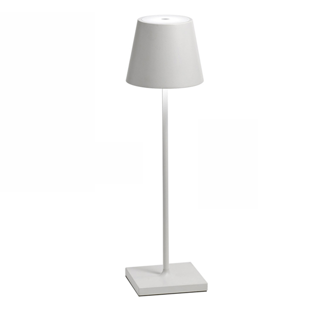 La lampe sur pied led vu de face sur un fond blanc, couleur du produit blanc