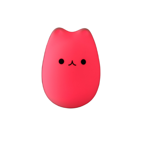 La veilleuse chat vu de face sur fond blanc, variante du produit: chat neutre, couleur LED rouge